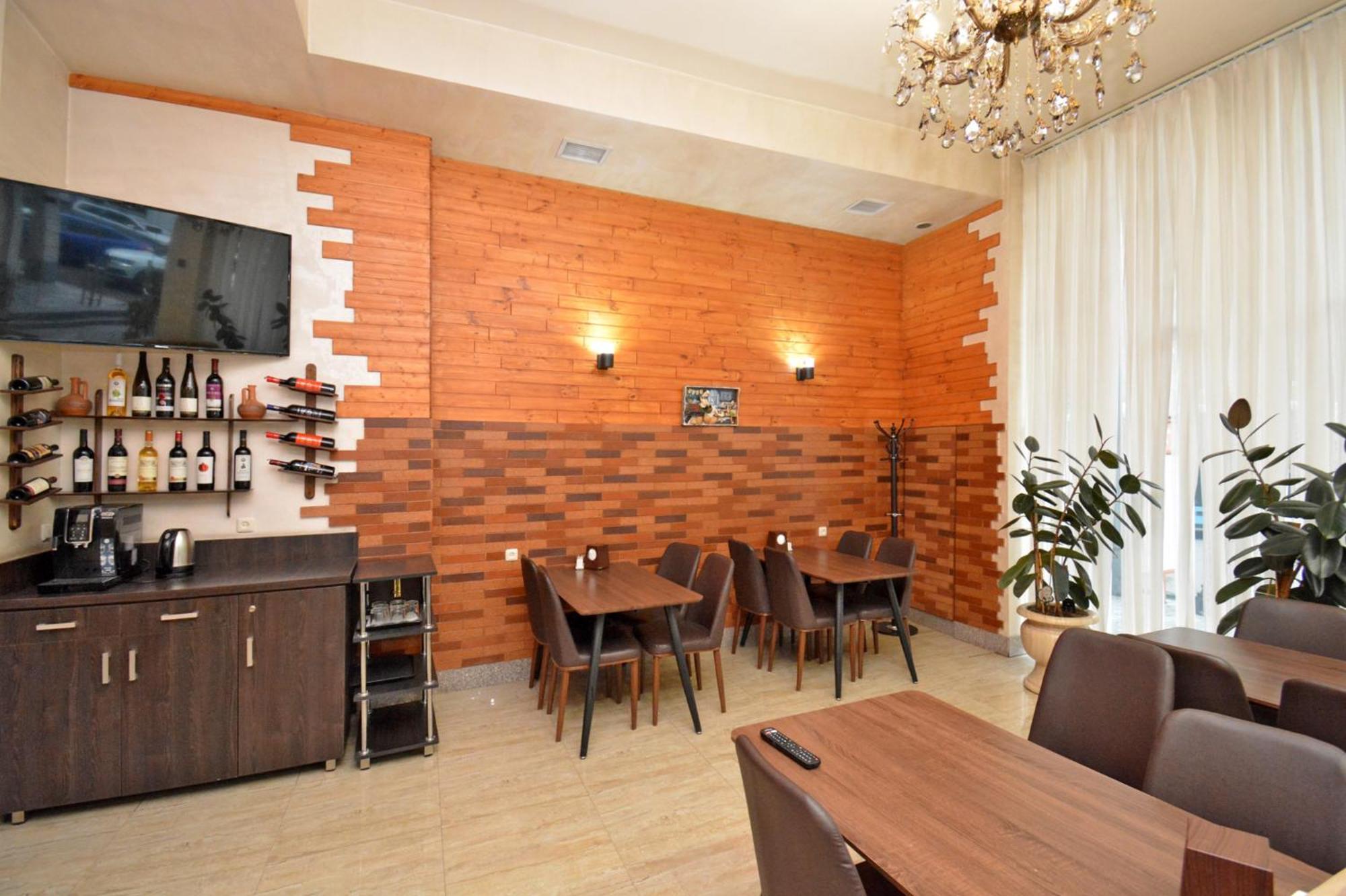 יירבאן Hotel Partiez מראה חיצוני תמונה