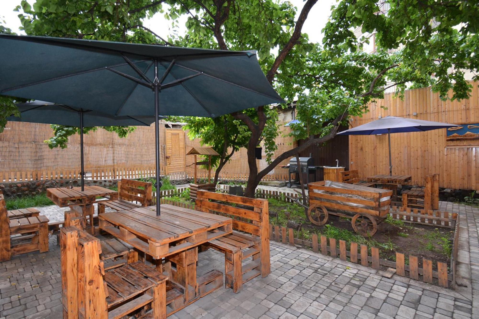 יירבאן Hotel Partiez מראה חיצוני תמונה
