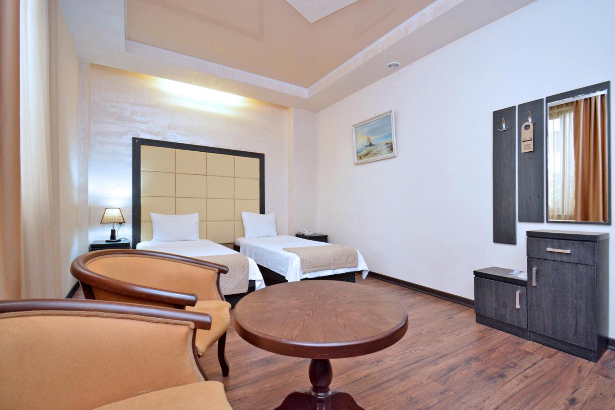יירבאן Hotel Partiez מראה חיצוני תמונה