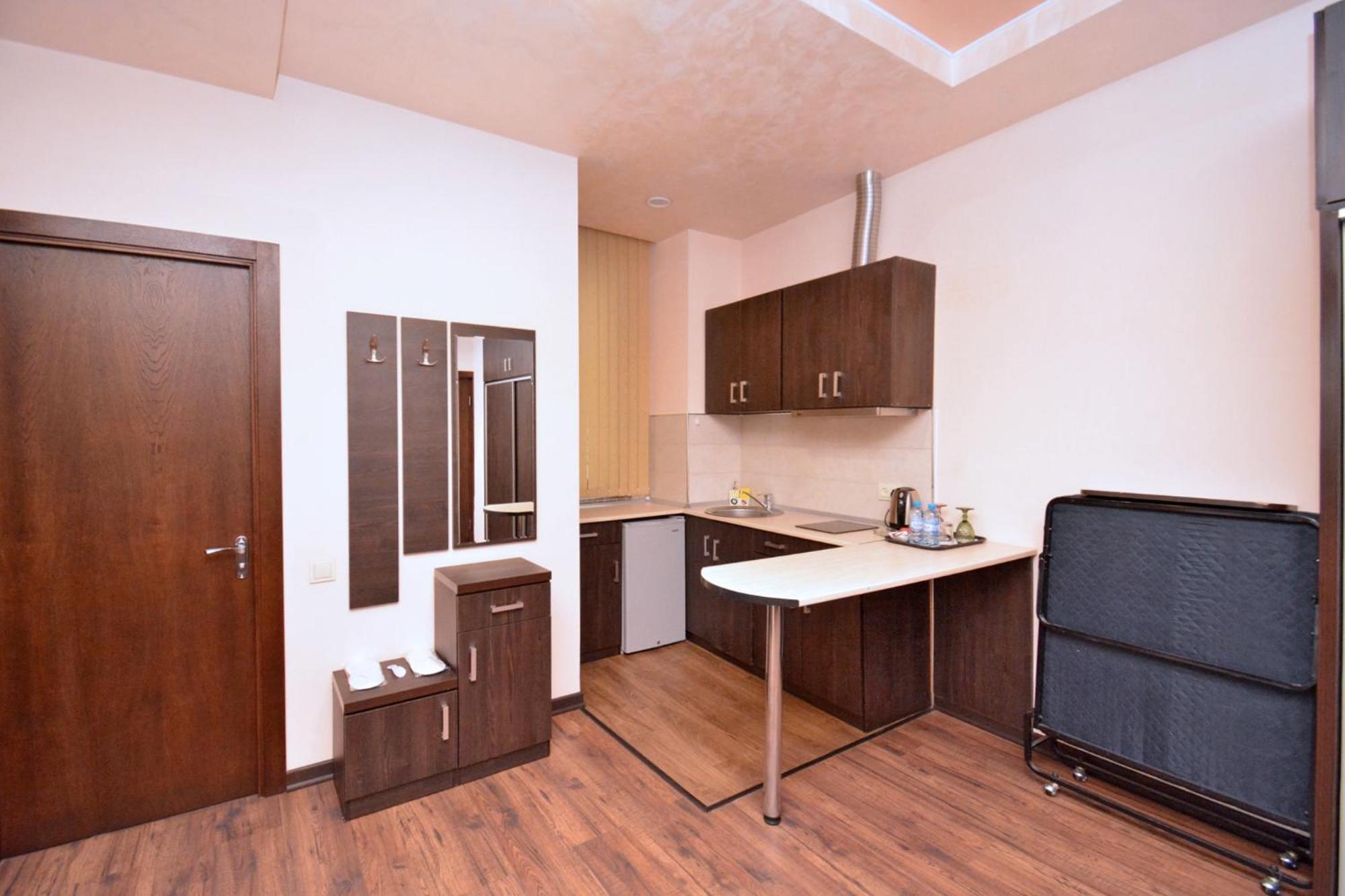 יירבאן Hotel Partiez מראה חיצוני תמונה