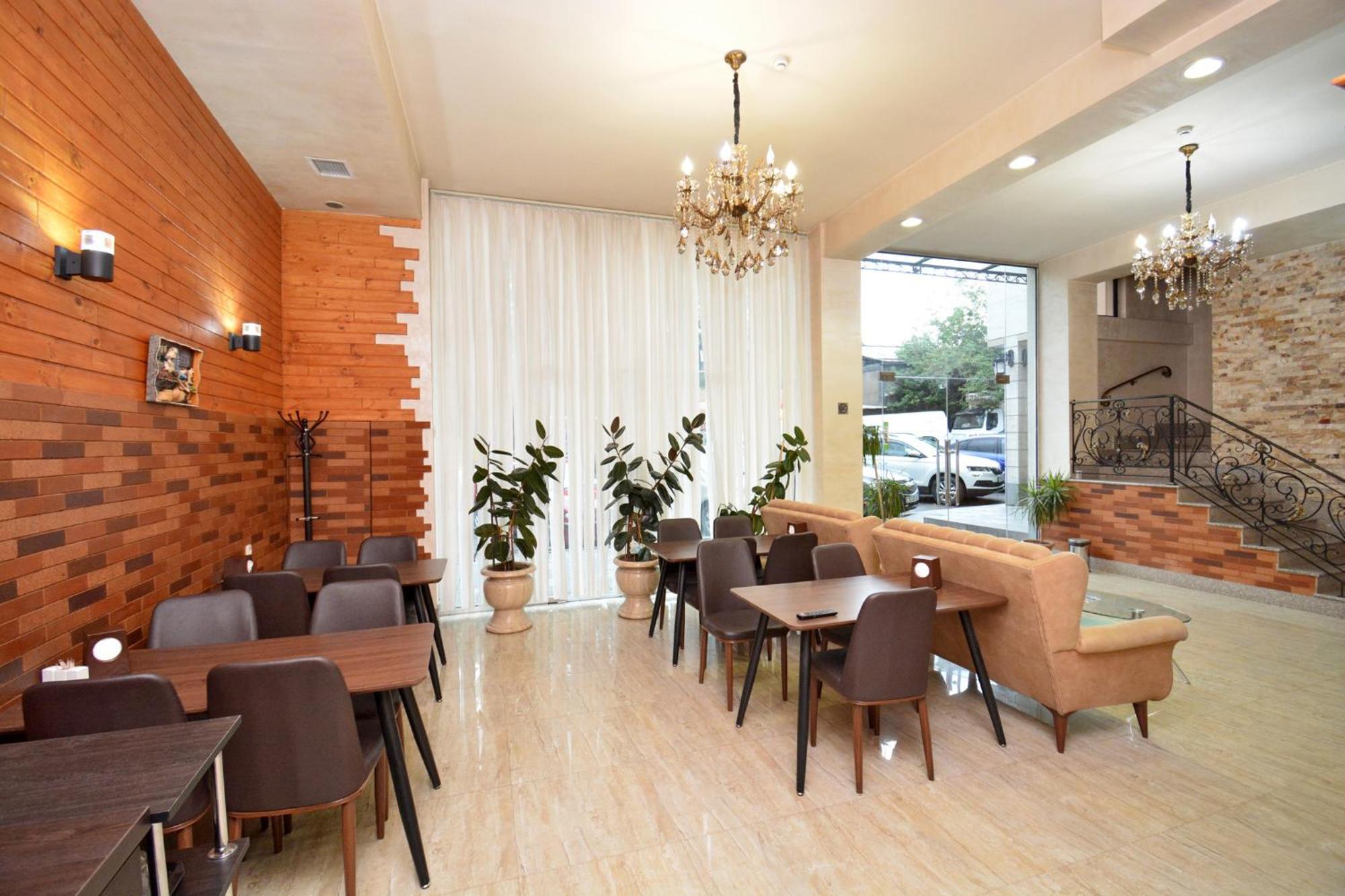 יירבאן Hotel Partiez מראה חיצוני תמונה