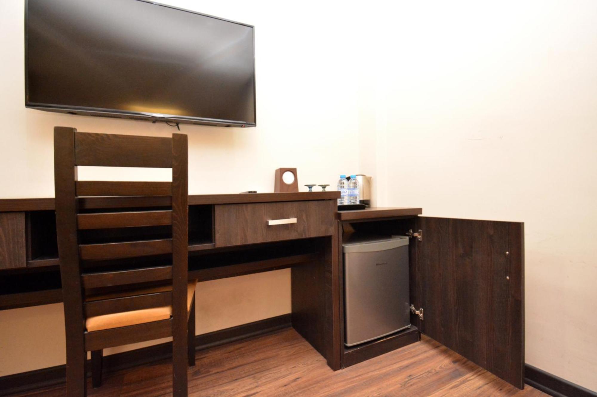 יירבאן Hotel Partiez מראה חיצוני תמונה