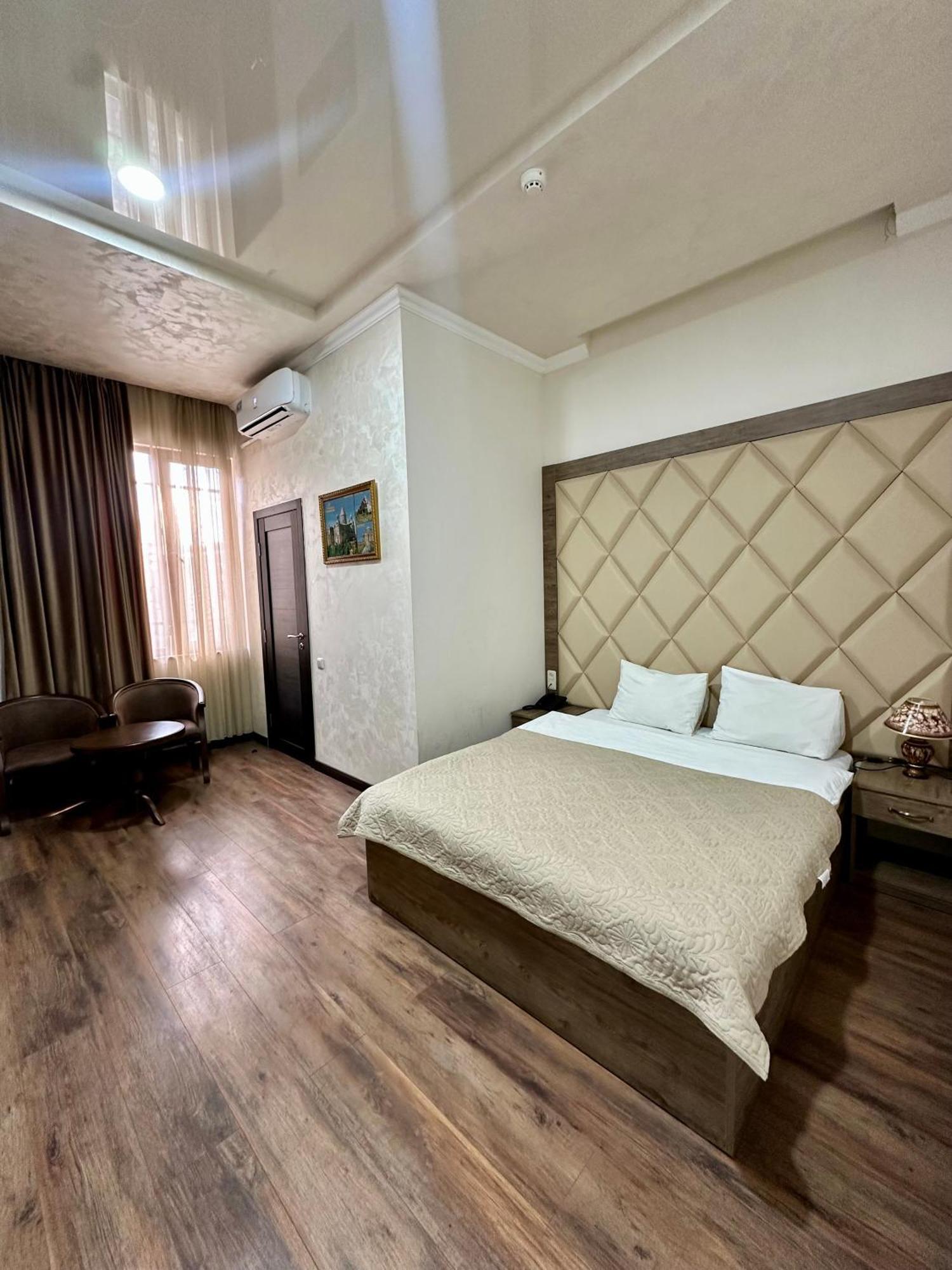 יירבאן Hotel Partiez מראה חיצוני תמונה